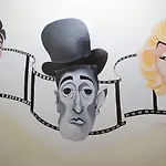 チネホリデイ