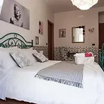 ホテル チネホリデイ