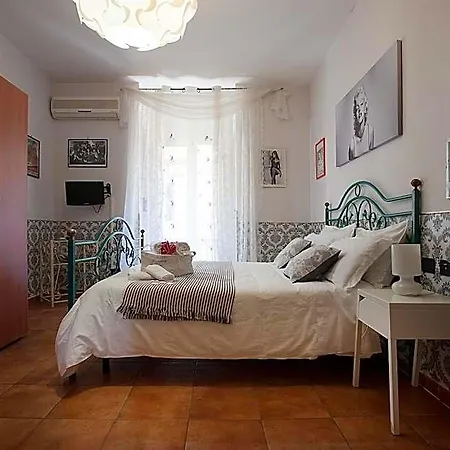 Cineholiday Hotel Neapol