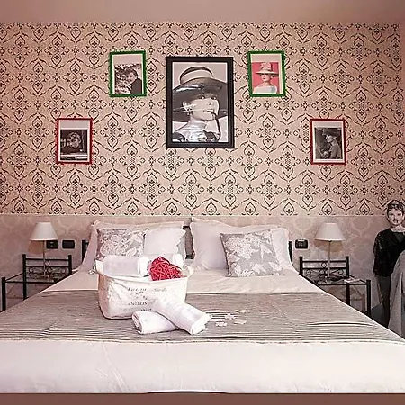 Hotel Cineholiday Neapol