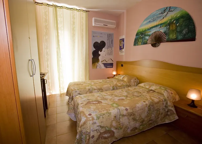 Hotel Cineholiday 3*