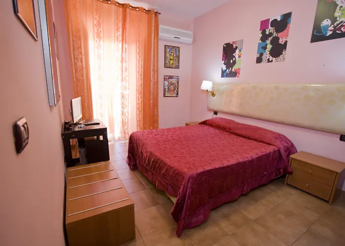 Hotel Cineholiday Nápoles