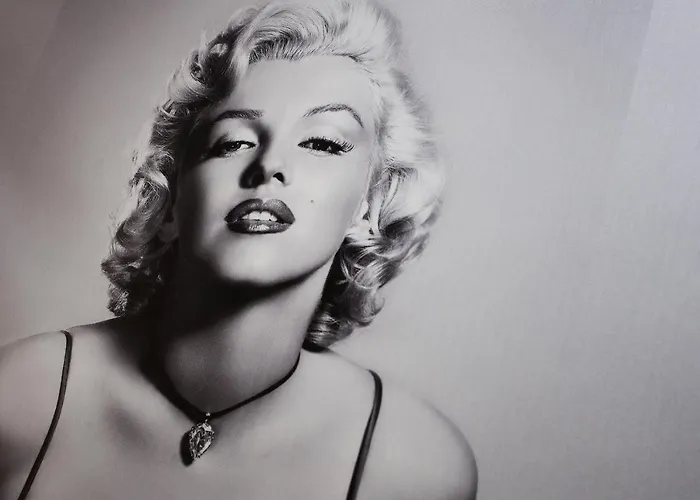 Cineholiday Hotel Nápoles