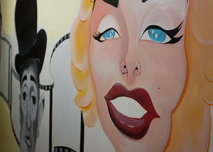 Hotel Cineholiday 3*