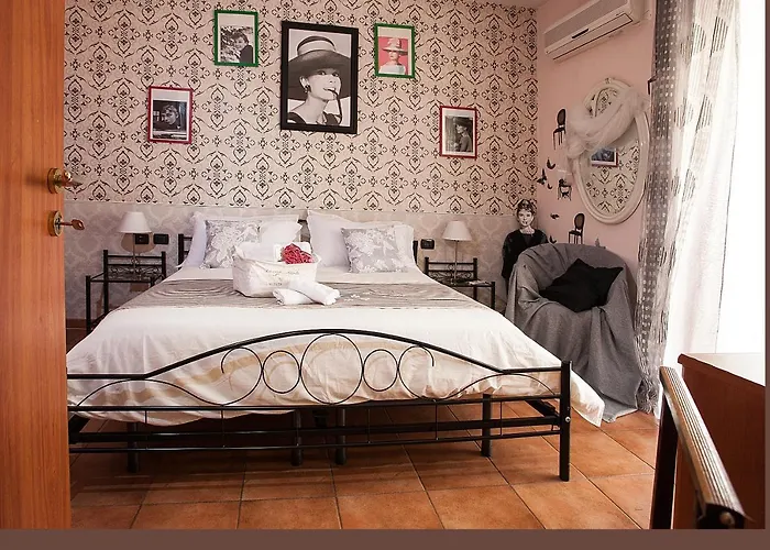 Cineholiday Hotel Nápoles